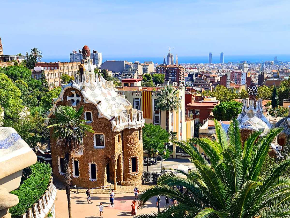 barcelona-nähtävyydet-la-sagrada-familia-park-guell-casa-battlo-espanja-gaudi