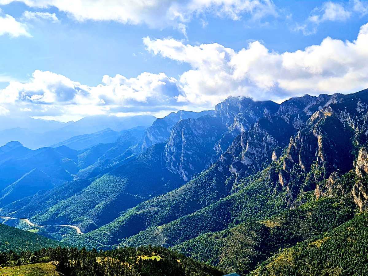 pyreneiden-vuoristo-pyreneet-espanja-autolla-road-trip-baga-mirador-dels-orris - pyreneiden-vuoristo-pyreneet-espanja-autolla-road-trip-baga-mirador-dels-orris
