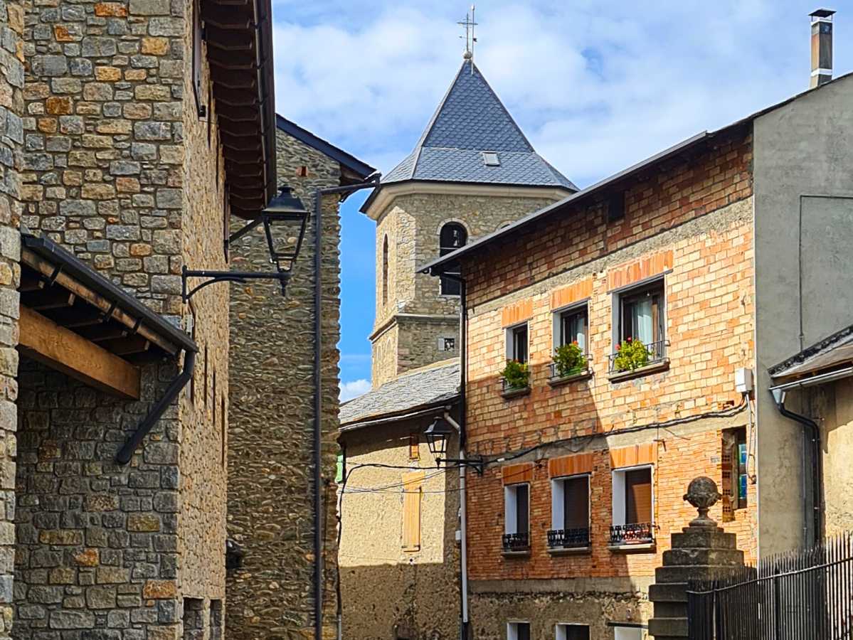 pyreneiden-vuoristo-pyreneet-espanja-autolla-road-trip-la-seu-urgell-sort