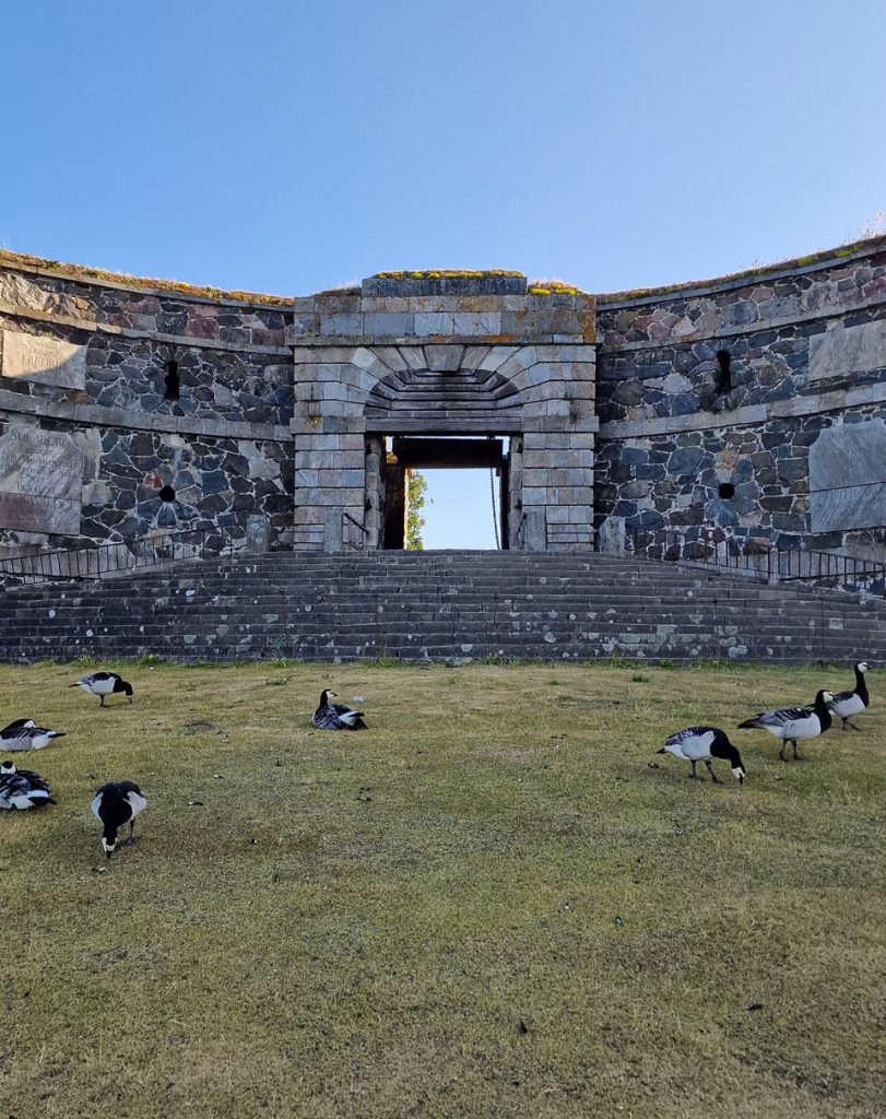 helsinki-suomenlinna-nähtävyydet-lautta-suomenlinna-fortress-helsinki-attractions