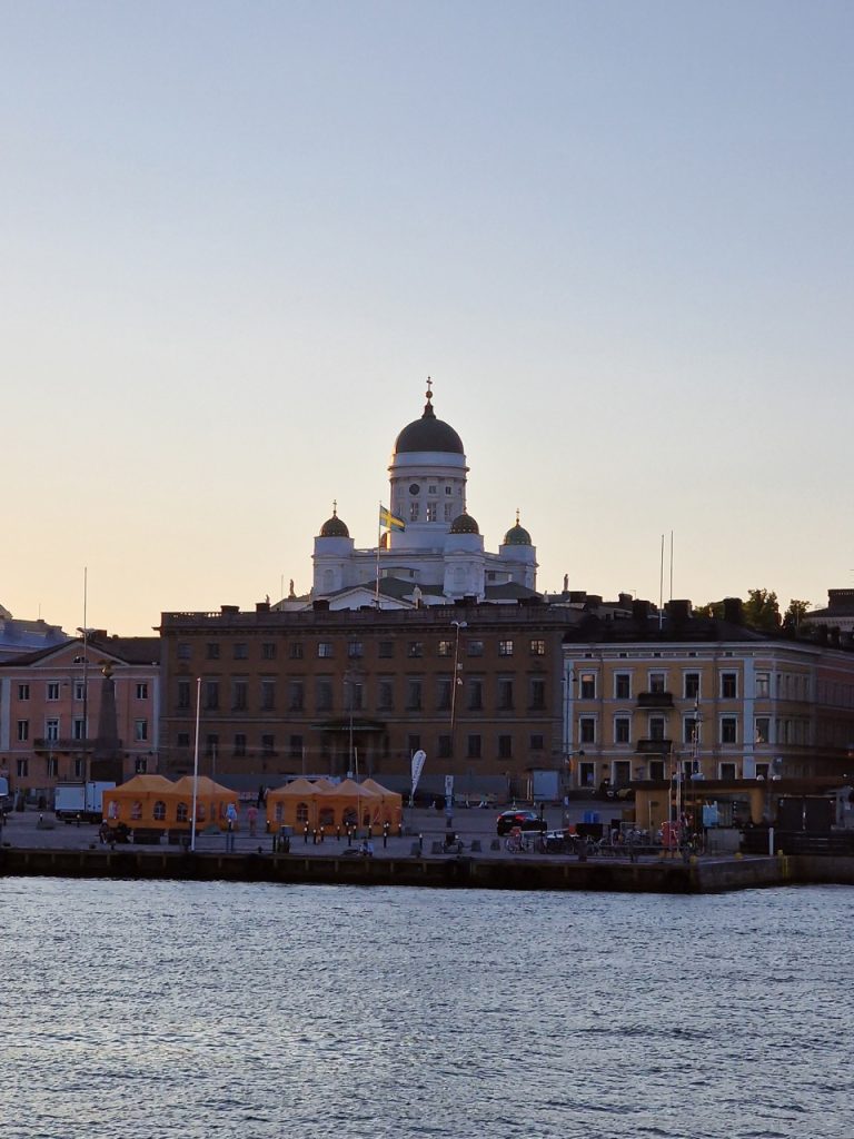 helsinki-suomenlinna-nähtävyydet-lautta-suomenlinna-fortress-helsinki-attractions