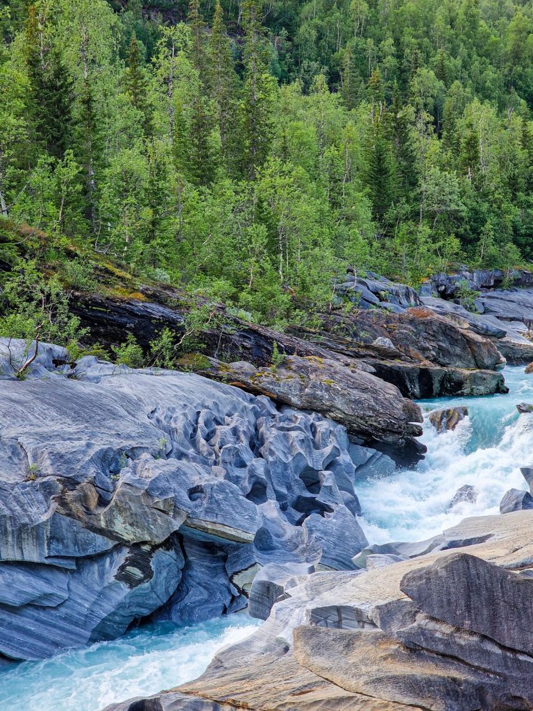 marmorslottet_mo-i-rana_norja_norway_nature-attractions_marble-castle