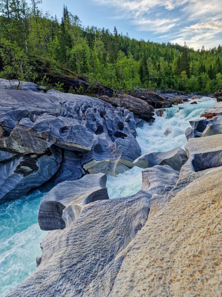 marmorslottet_mo-i-rana_norja_norway_nature-attractions_marble-castle