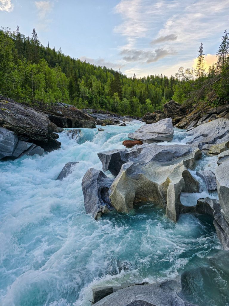 marmorslottet_mo-i-rana_norja_norway_nature-attractions_marble-castle